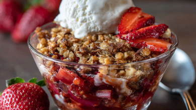 Fresh Strawberry Rhubarb Crisp Dessert– A Sweet and Tangy Memory from My Kitchen