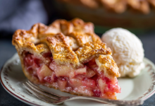 Easy Rhubarb Pie Recipe