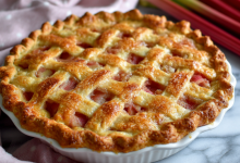 Old Fashioned Rhubarb Pie