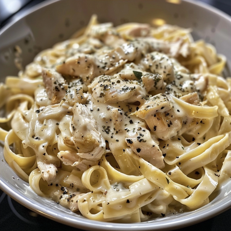 30 Minute Chicken Alfredo Dinner with Creamy Flavor