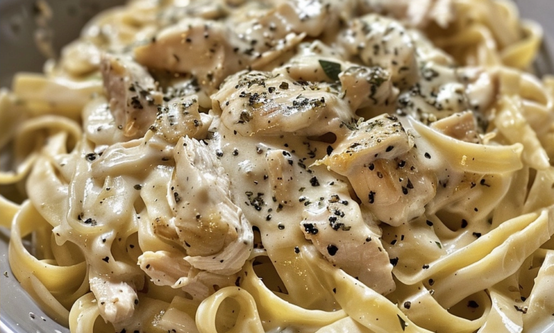 30 Minute Chicken Alfredo Dinner with Creamy Flavor